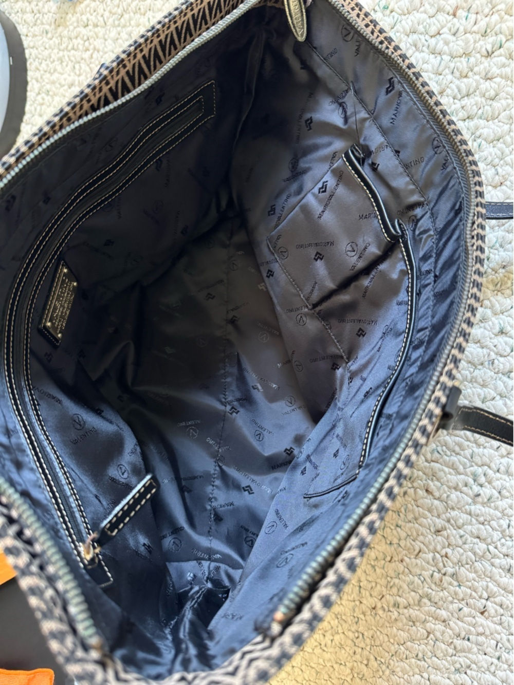 Valentino Tote - Picture 6 of 7